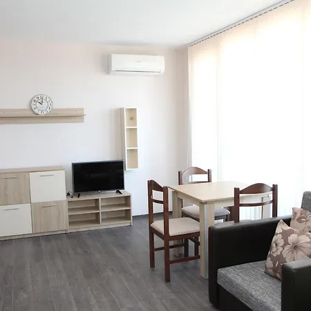 Guest Apartmens Salena דירה